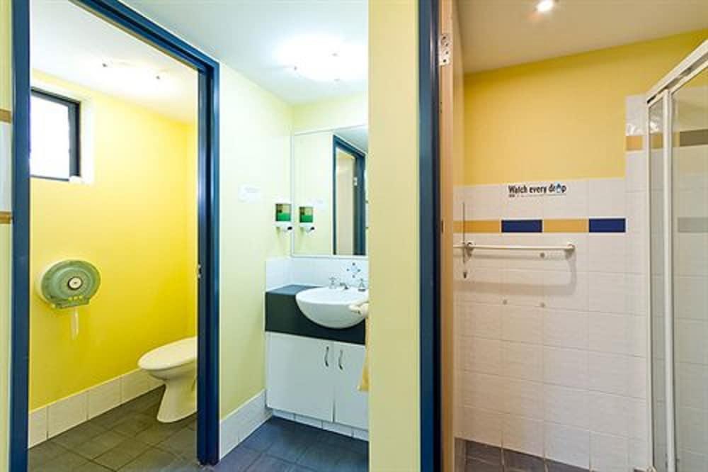 Arrival Lodge Hostel Accommodation Gold Coast Exterior foto
