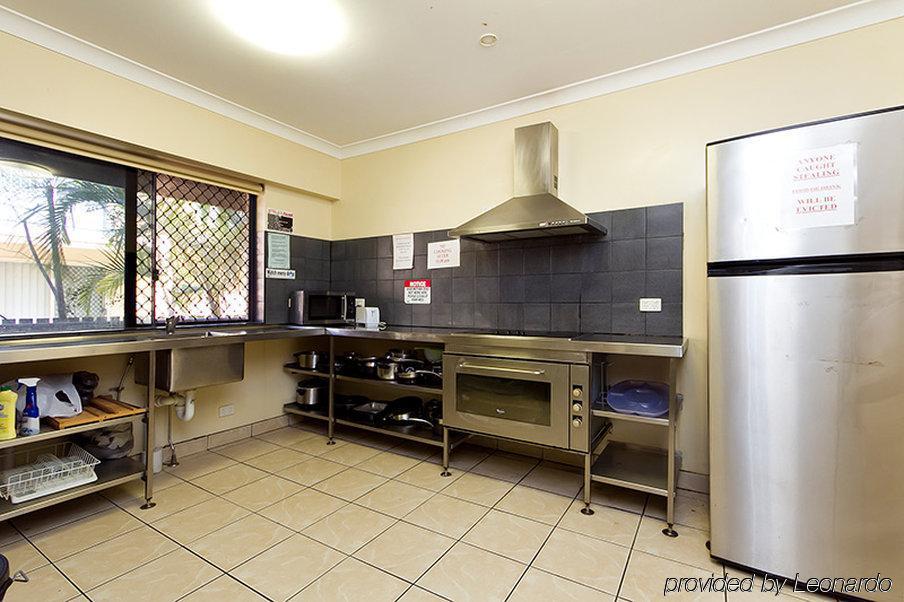 Arrival Lodge Hostel Accommodation Gold Coast Exterior foto