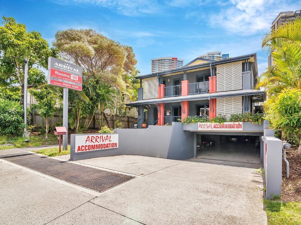Arrival Lodge Hostel Accommodation Gold Coast Exterior foto