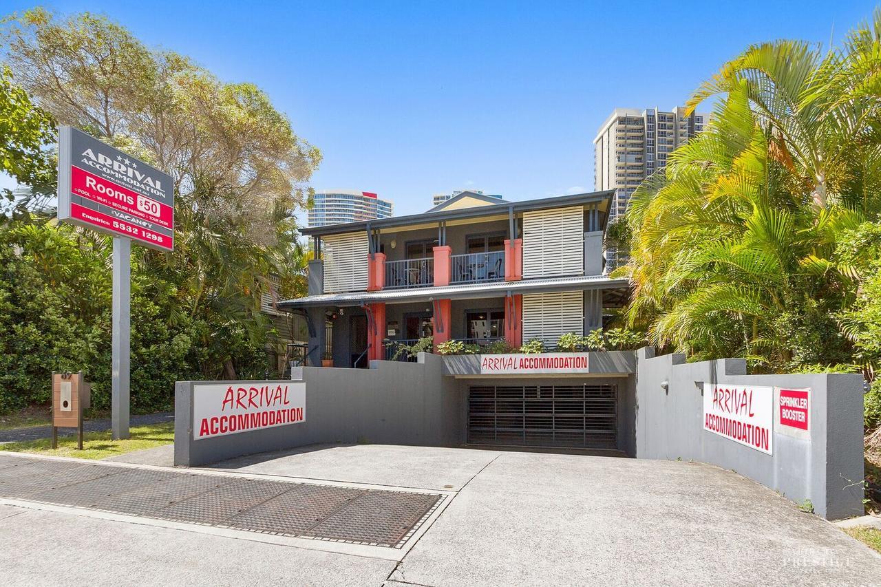 Arrival Lodge Hostel Accommodation Gold Coast Exterior foto